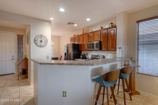 542 W Astruc Drive, Green Valley, AZ 85614