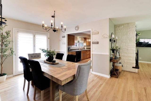 10S021 Plainfield Naperville Road, Naperville, IL 60564