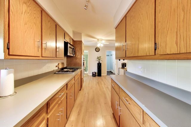 10S021 Plainfield Naperville Road, Naperville, IL 60564