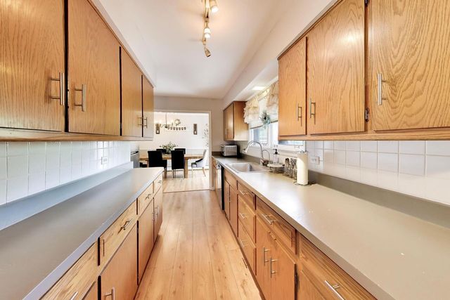 10S021 Plainfield Naperville Road, Naperville, IL 60564