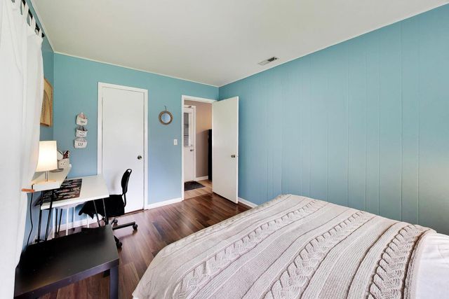 10S021 Plainfield Naperville Road, Naperville, IL 60564