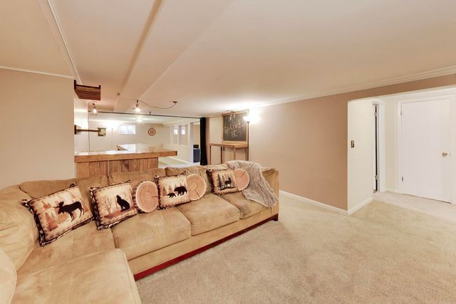 10S021 Plainfield Naperville Road, Naperville, IL 60564