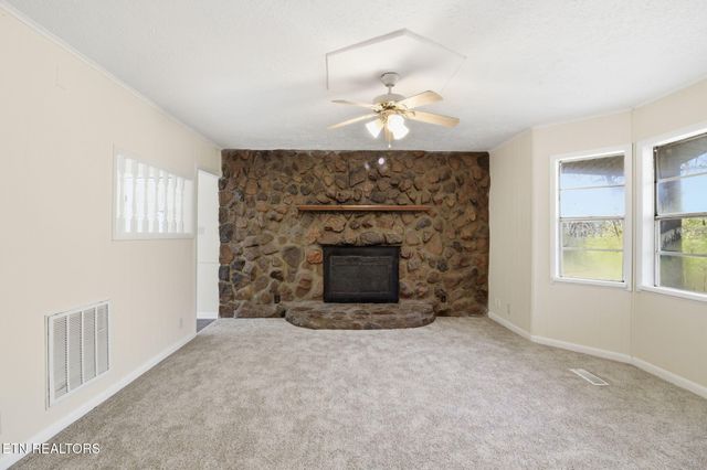 3889 Quarry Rd, Louisville, TN 37777