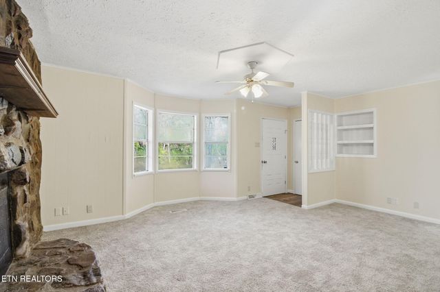 3889 Quarry Rd, Louisville, TN 37777