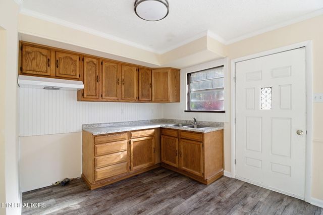 3889 Quarry Rd, Louisville, TN 37777