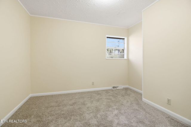 3889 Quarry Rd, Louisville, TN 37777