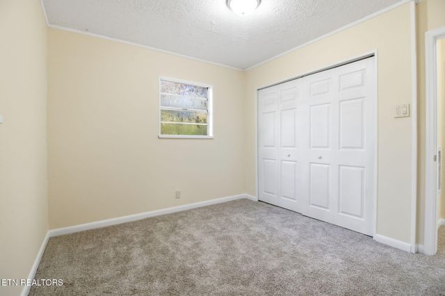 3889 Quarry Rd, Louisville, TN 37777