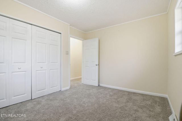 3889 Quarry Rd, Louisville, TN 37777