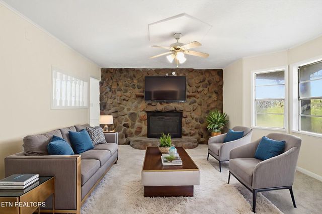 3889 Quarry Rd, Louisville, TN 37777