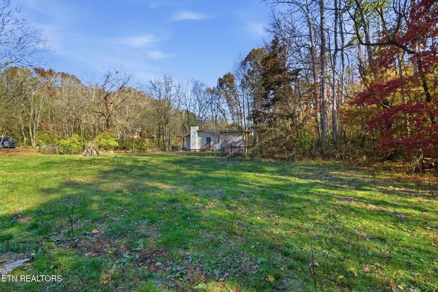3889 Quarry Rd, Louisville, TN 37777