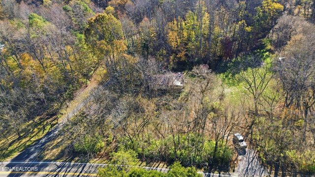 3889 Quarry Rd, Louisville, TN 37777