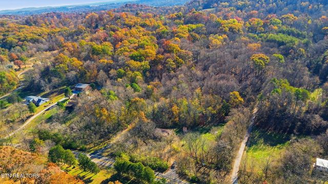 3889 Quarry Rd, Louisville, TN 37777