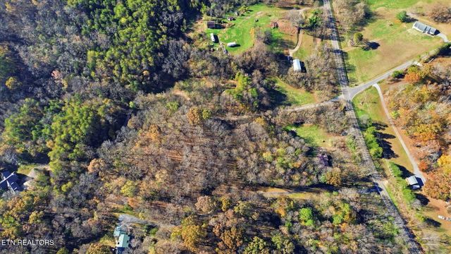 3889 Quarry Rd, Louisville, TN 37777