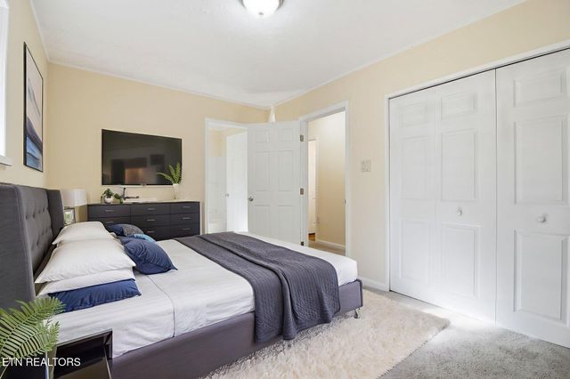 3889 Quarry Rd, Louisville, TN 37777