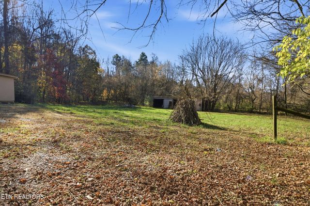 3889 Quarry Rd, Louisville, TN 37777