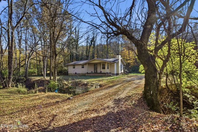 3889 Quarry Rd, Louisville, TN 37777