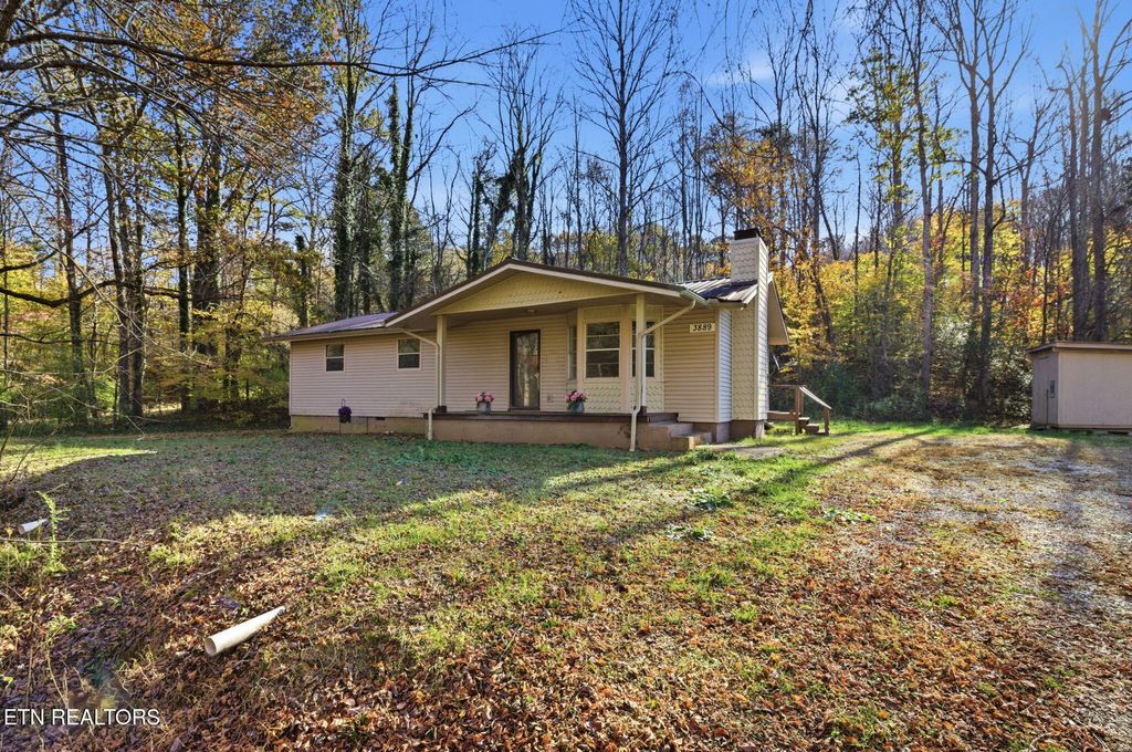3889 Quarry Rd, Louisville, TN 37777