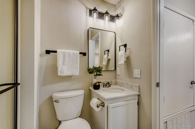 8693 E Dry Creek Road 922, Centennial, CO 80112