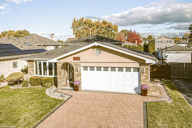 5710 W 89th Place, Oak Lawn, IL 60453