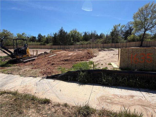 1635 Lucky Street, Bryan, TX 77803