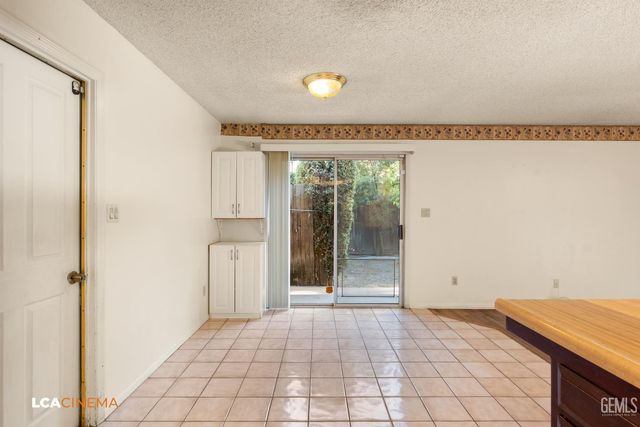 2301 Scarborough Lane, Bakersfield, CA 93309