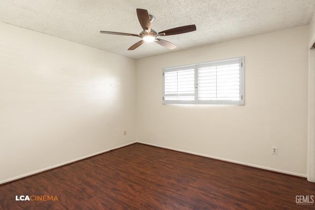 2301 Scarborough Lane, Bakersfield, CA 93309