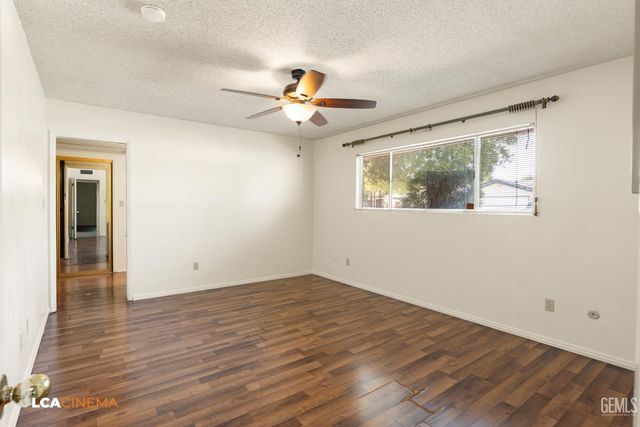 2301 Scarborough Lane, Bakersfield, CA 93309