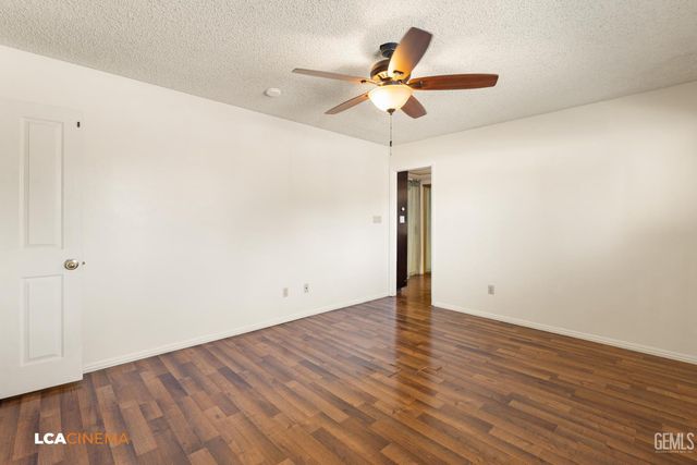 2301 Scarborough Lane, Bakersfield, CA 93309