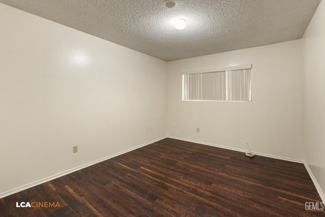 2301 Scarborough Lane, Bakersfield, CA 93309