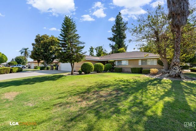 2301 Scarborough Lane, Bakersfield, CA 93309