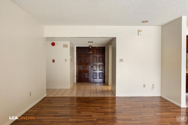 2301 Scarborough Lane, Bakersfield, CA 93309