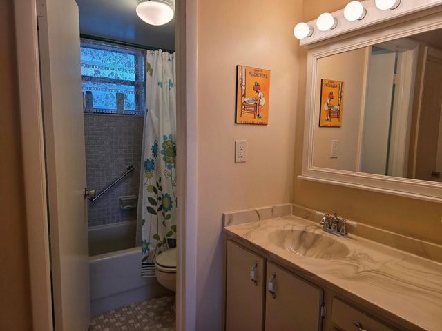 1001 Colony Point Circle 405, Pembroke Pines, FL 33026