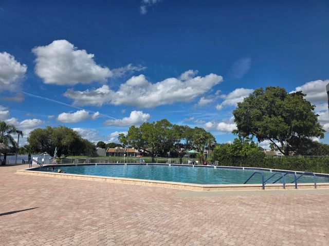 1001 Colony Point Circle 405, Pembroke Pines, FL 33026