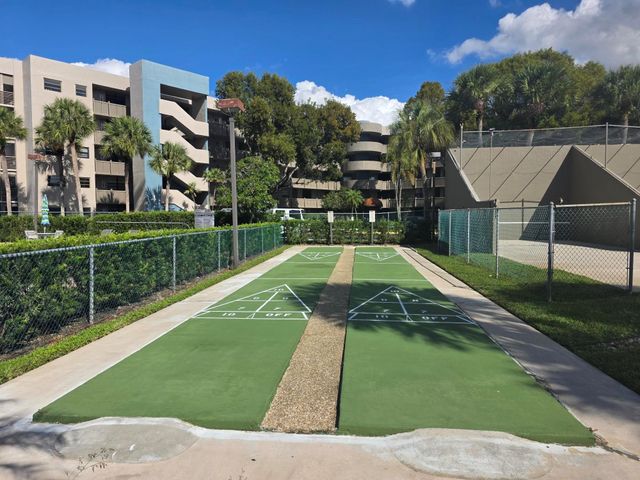 1001 Colony Point Circle 405, Pembroke Pines, FL 33026