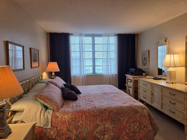 1001 Colony Point Circle 405, Pembroke Pines, FL 33026