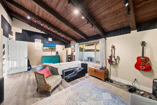 580-582 South Grade, Alpine, CA 91901