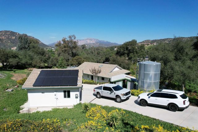 580-582 South Grade, Alpine, CA 91901