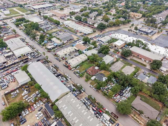 8930 Bellflower Street, Houston, TX 77063