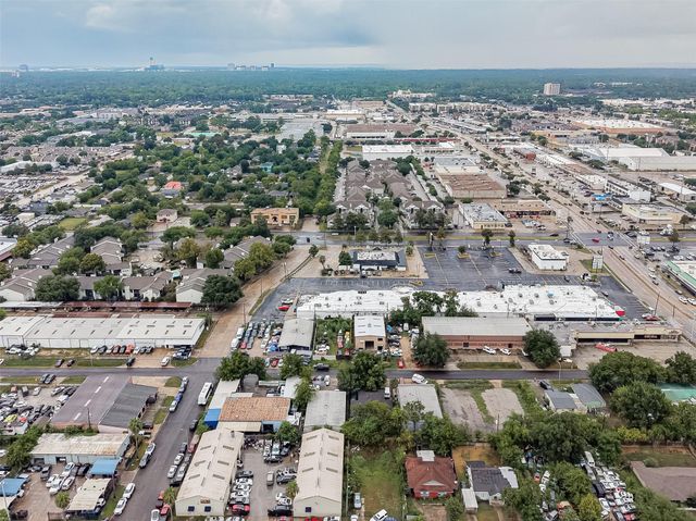 8930 Bellflower Street, Houston, TX 77063