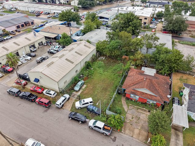 8930 Bellflower Street, Houston, TX 77063