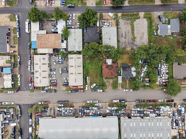 8930 Bellflower Street, Houston, TX 77063