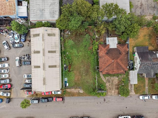 8930 Bellflower Street, Houston, TX 77063