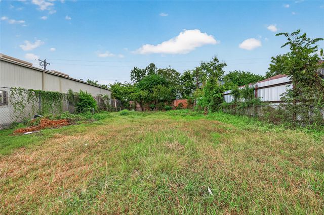 8930 Bellflower Street, Houston, TX 77063