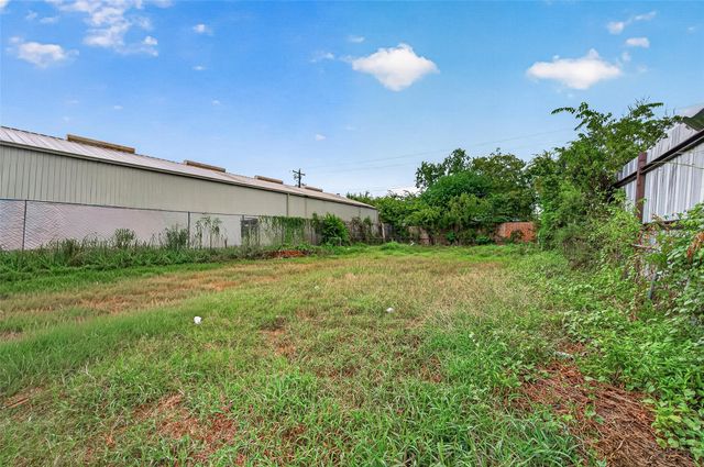 8930 Bellflower Street, Houston, TX 77063