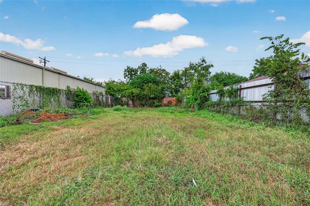 8930 Bellflower Street, Houston, TX 77063