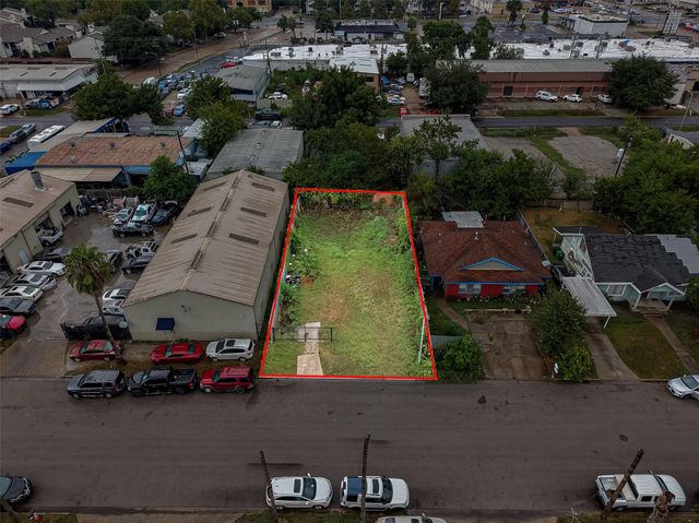 8930 Bellflower Street, Houston, TX 77063