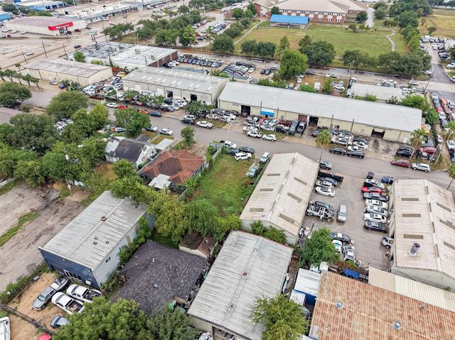 8930 Bellflower Street, Houston, TX 77063