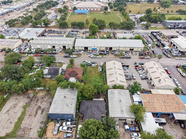 8930 Bellflower Street, Houston, TX 77063