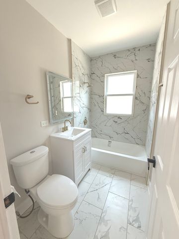 1048 W Marquette Road, Chicago, IL 60621