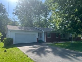 2124 South Kimbrough Avenue, Springfield, MO 65807